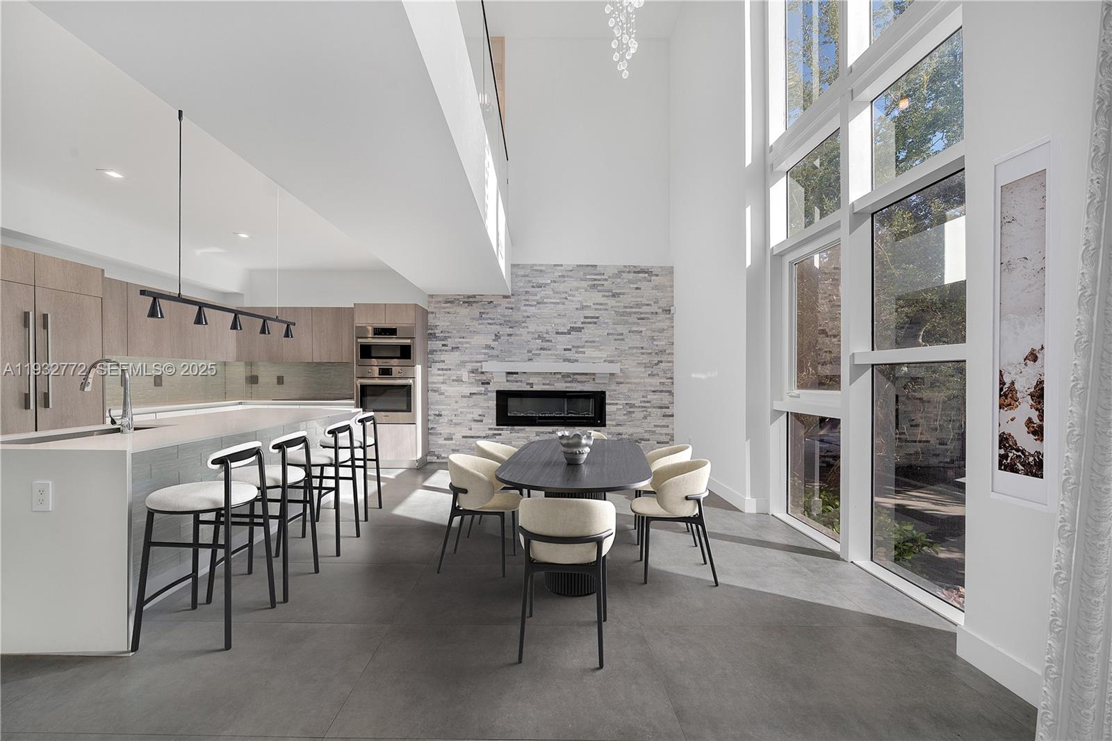 455 NE 39th Street