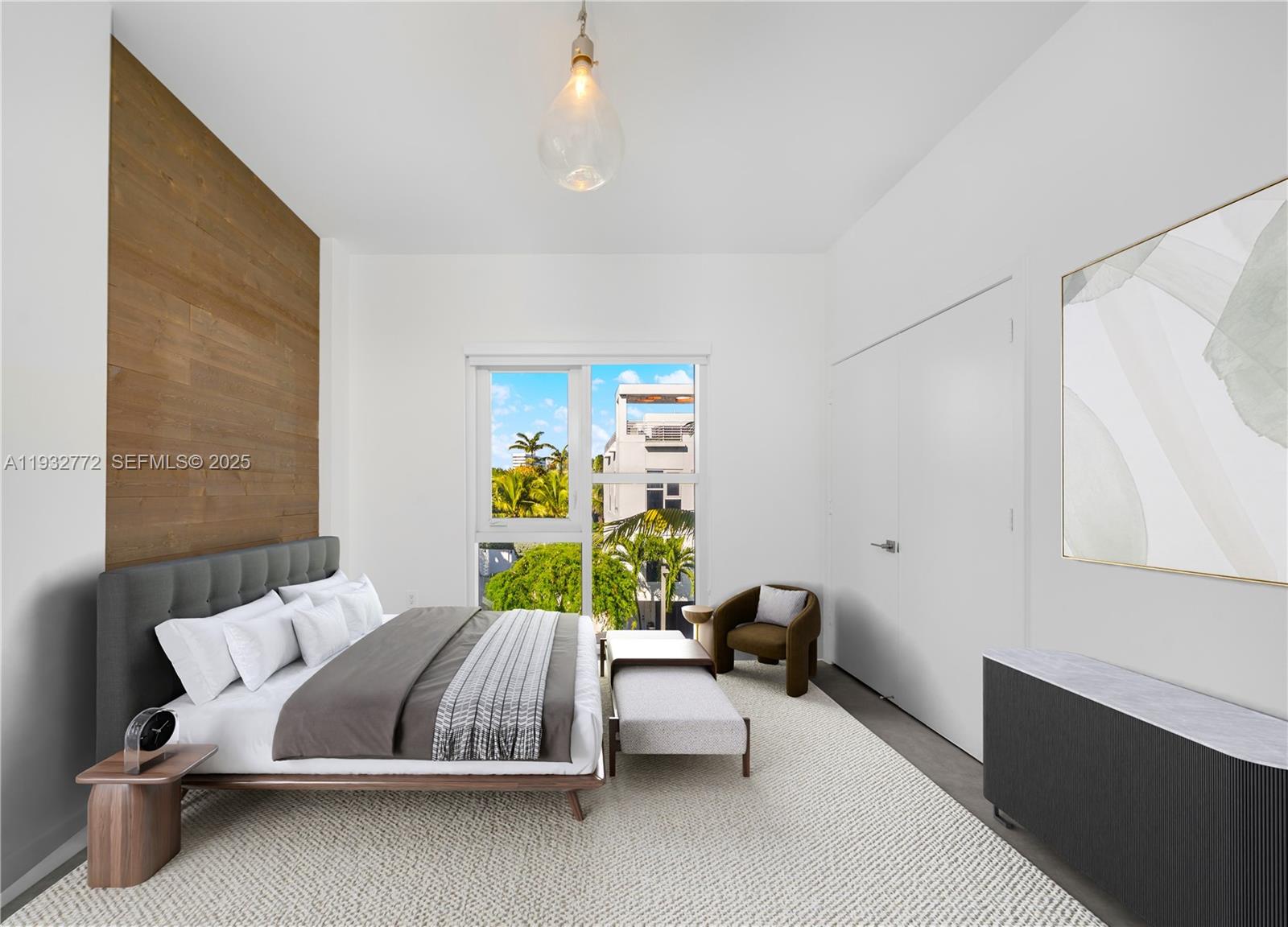 455 NE 39th Street