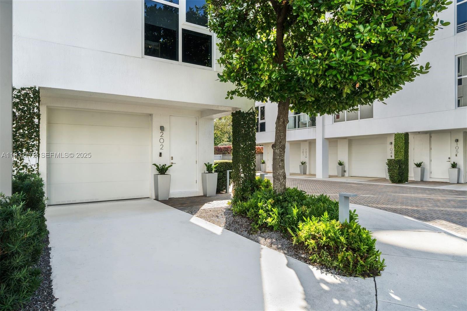 455 NE 39th Street