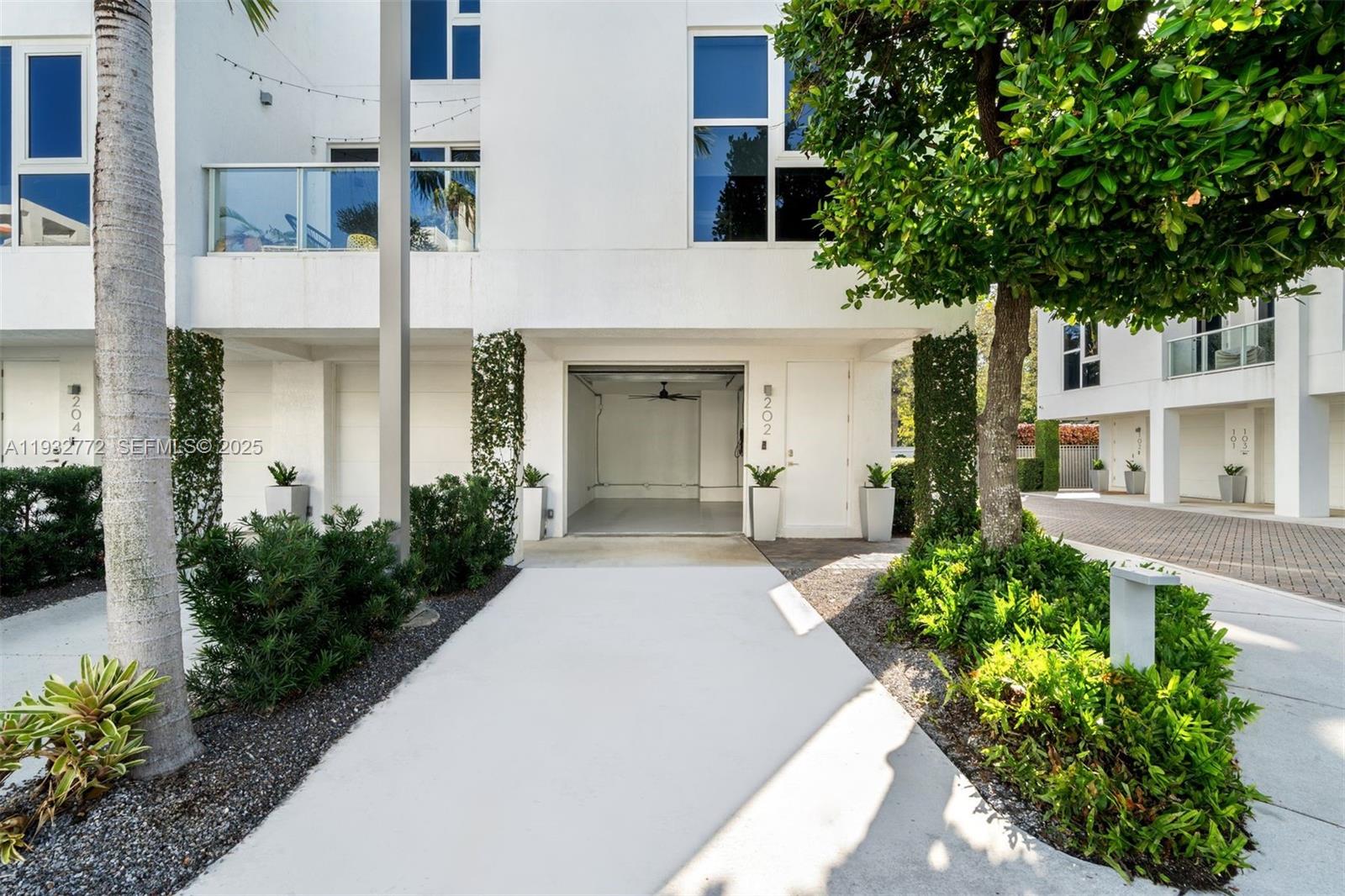455 NE 39th Street