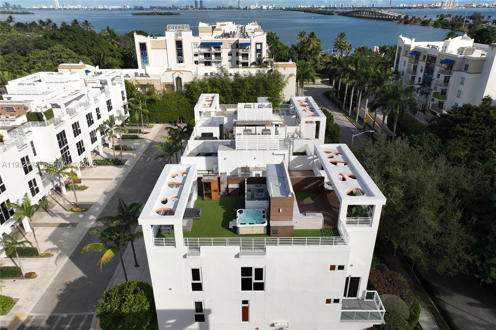 455 NE 39th Street