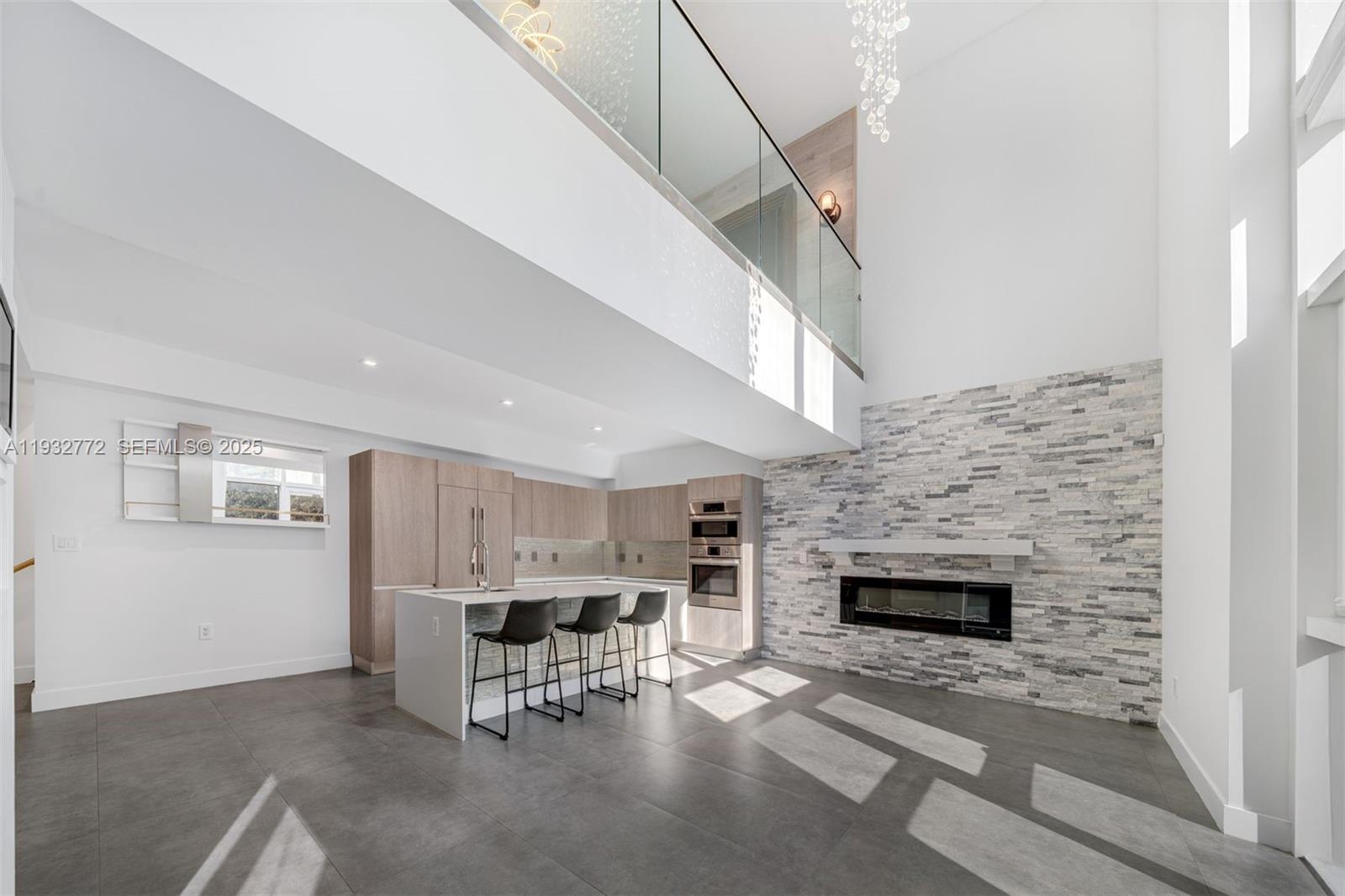 455 NE 39th Street