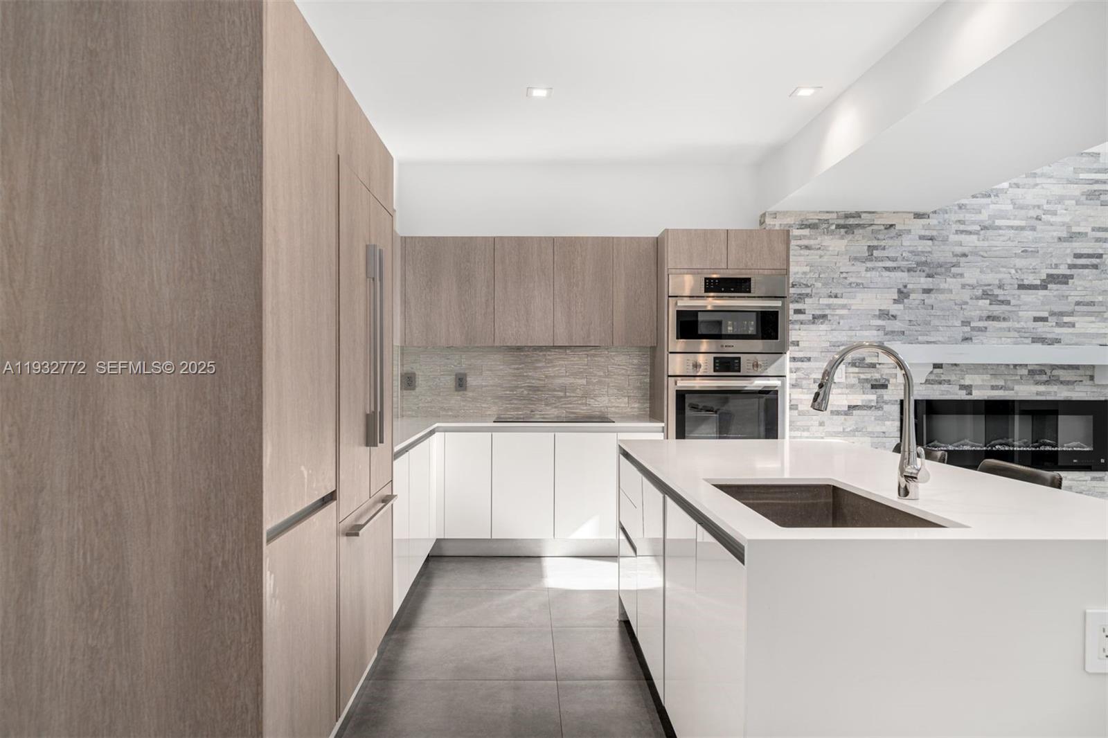 455 NE 39th Street