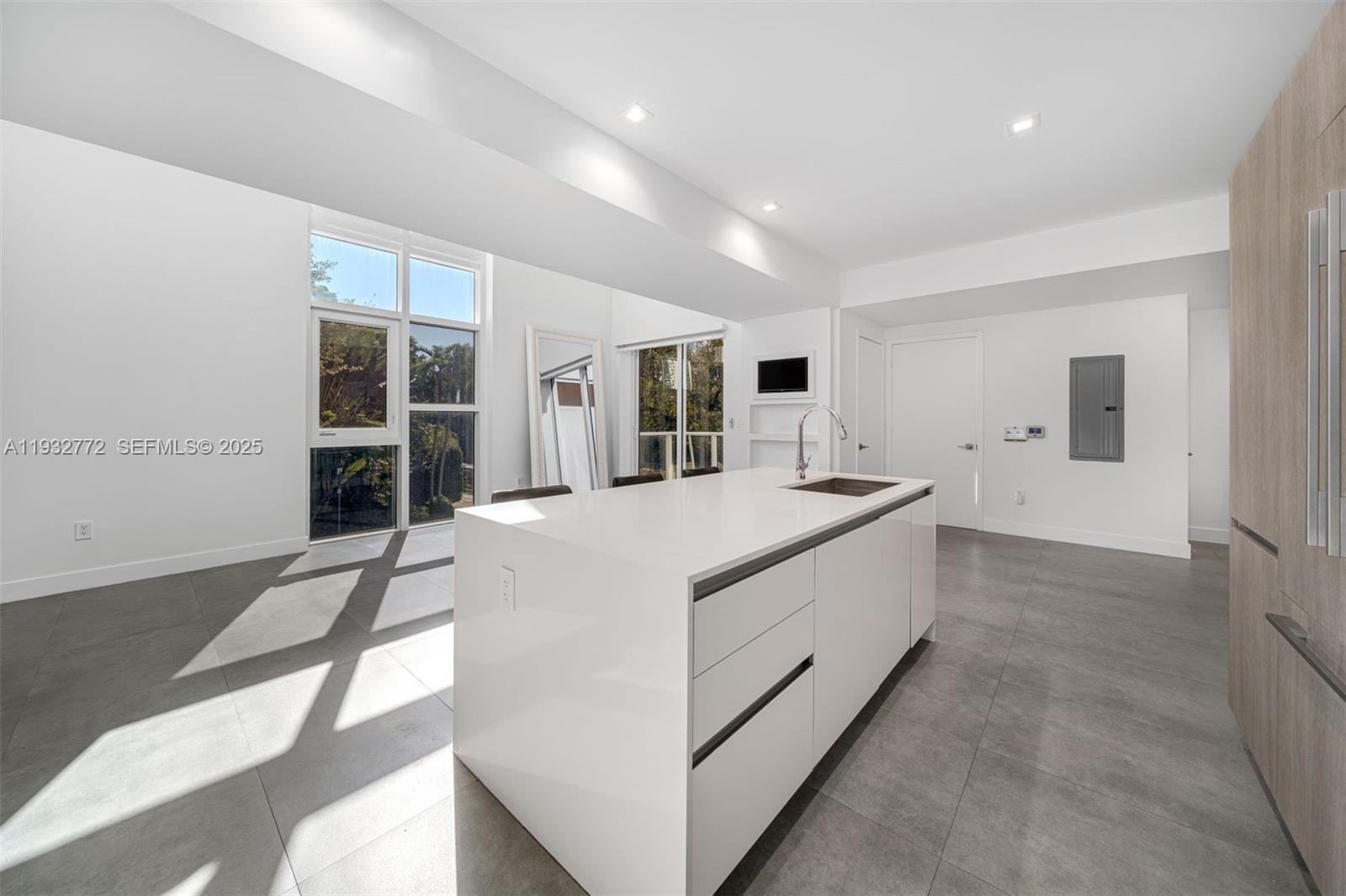 455 NE 39th Street