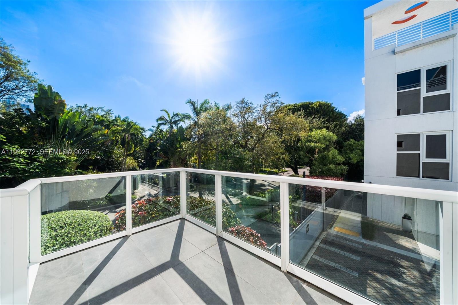 455 NE 39th Street