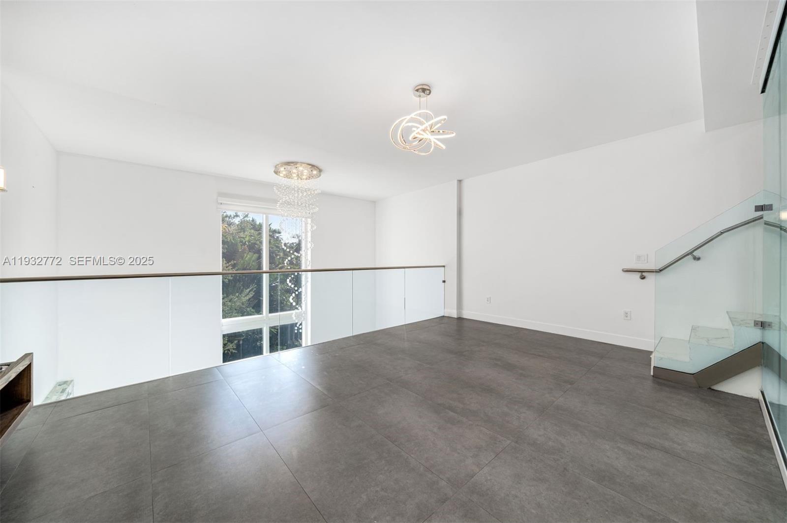 455 NE 39th Street
