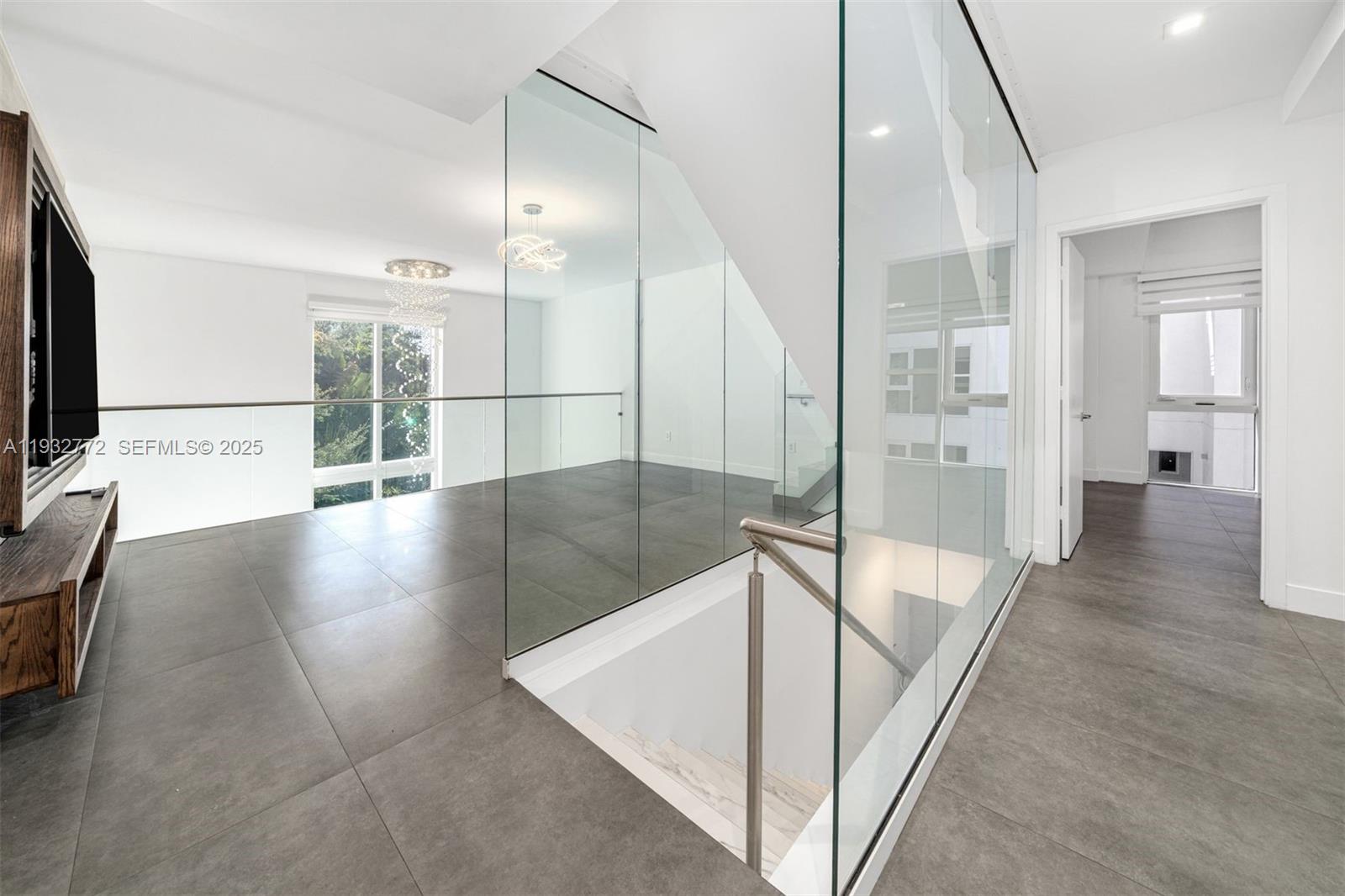 455 NE 39th Street
