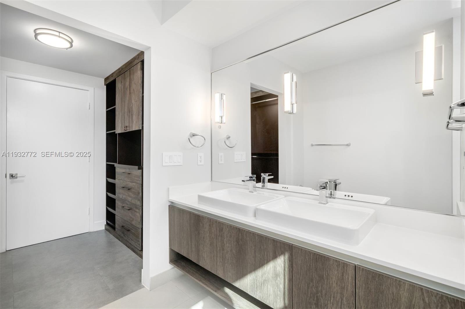 455 NE 39th Street
