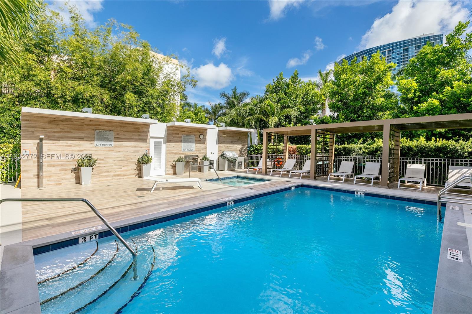 455 NE 39th Street