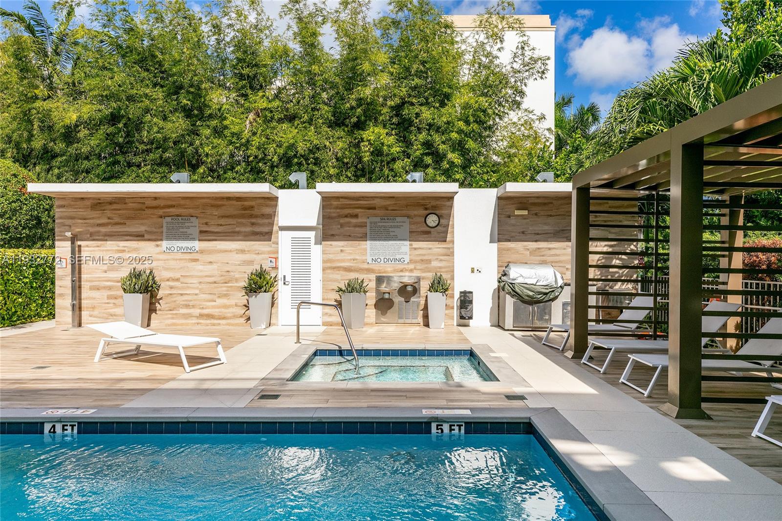 455 NE 39th Street