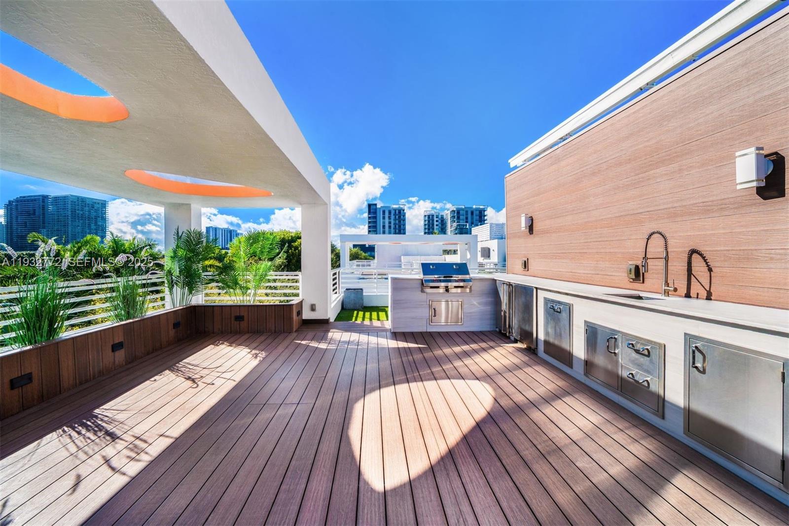 455 NE 39th Street