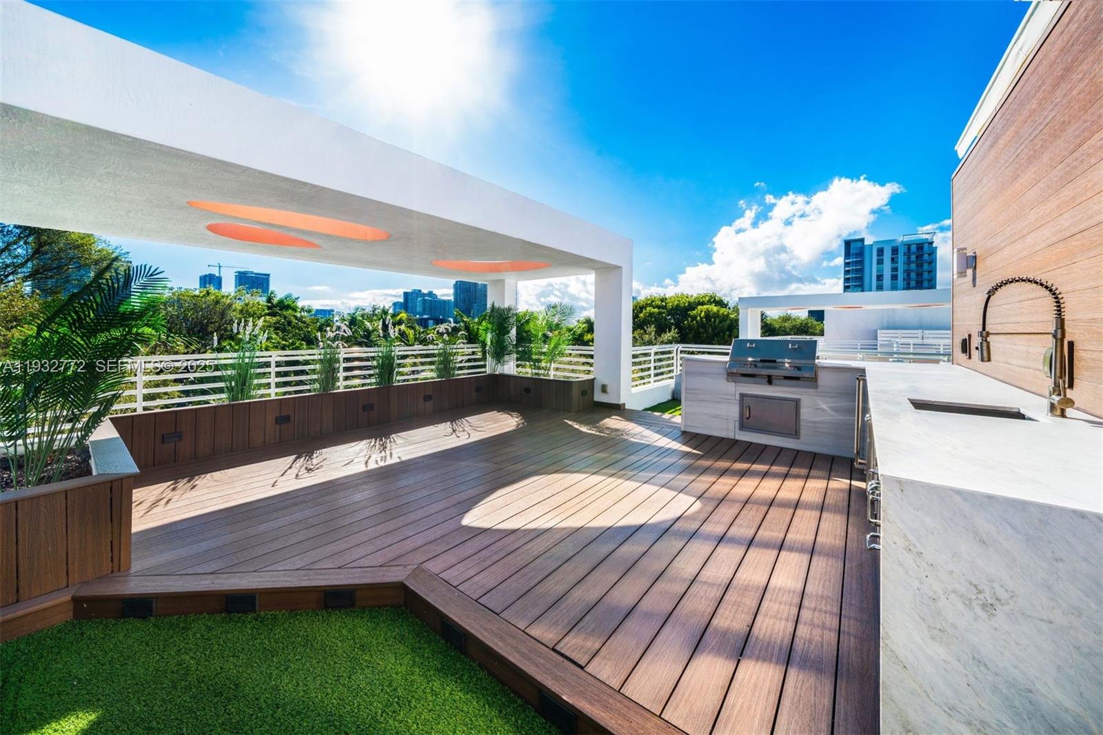 455 NE 39th Street