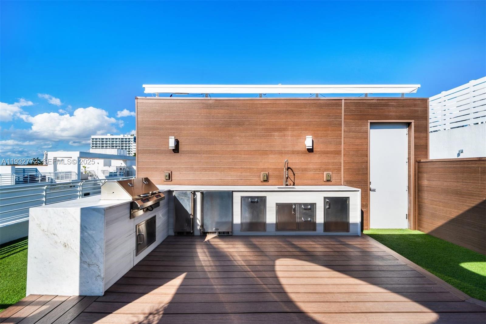455 NE 39th Street