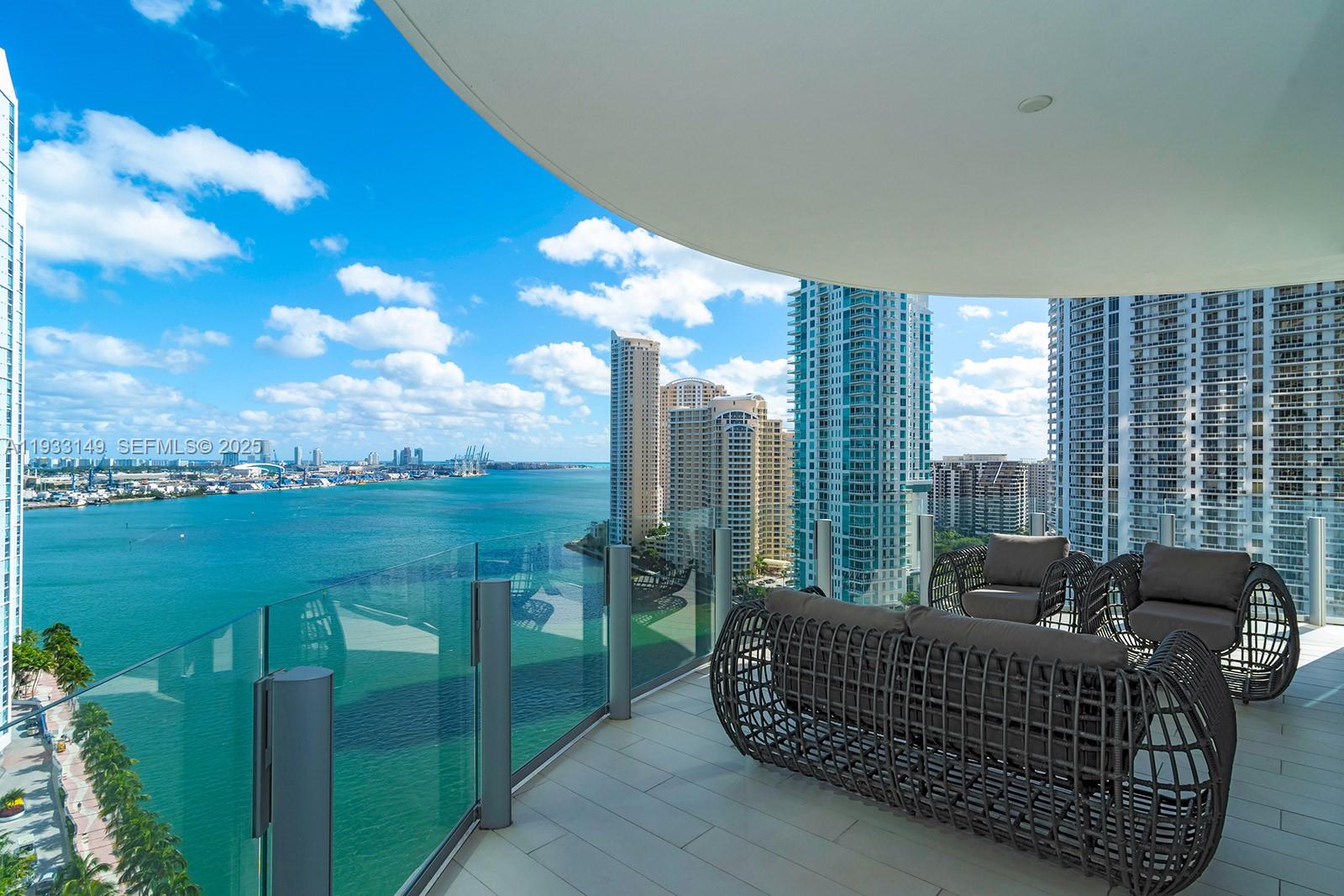 300 Biscayne Blvd Way
