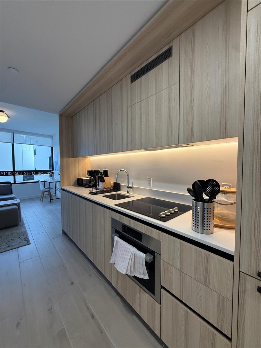 225 N Miami Avenue