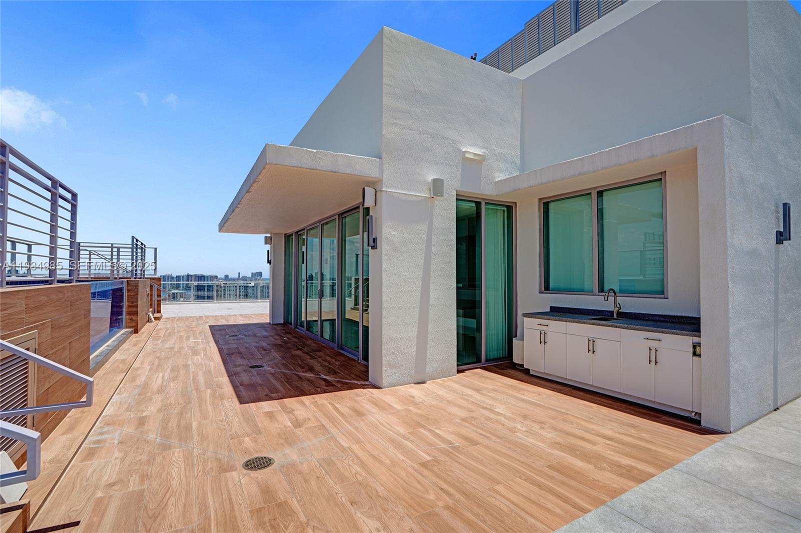 300 Sunny Isles Boulevard