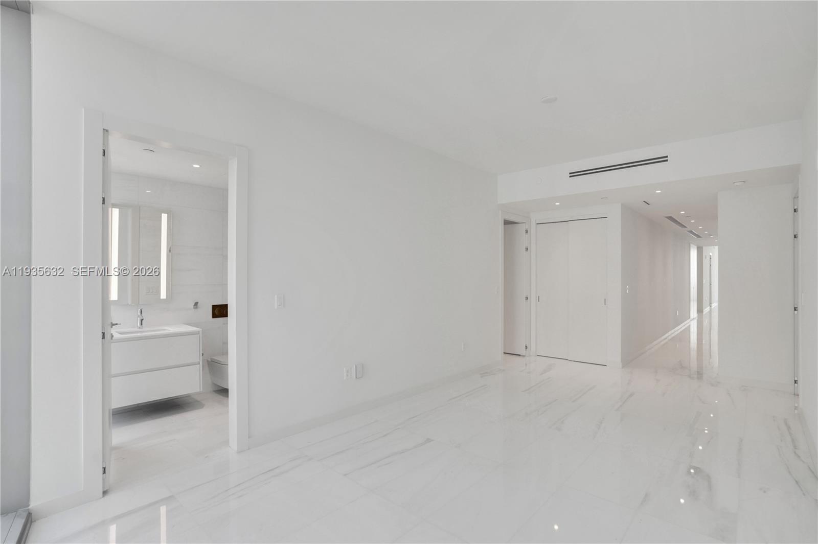 300 Biscayne Blvd Way
