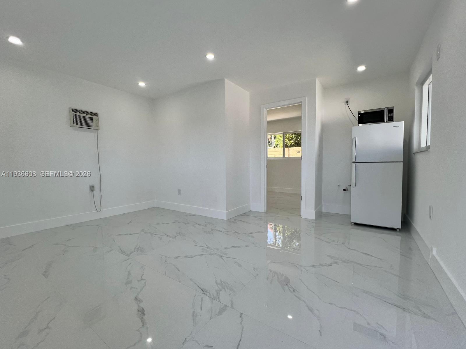 542 E 20th Street