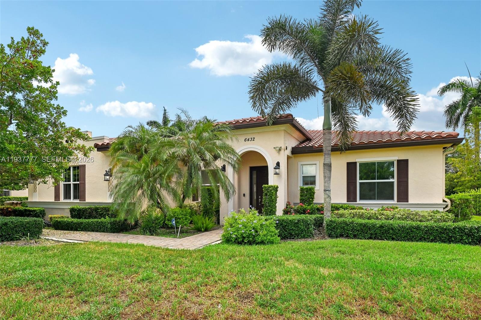 6432 SW 55th Place