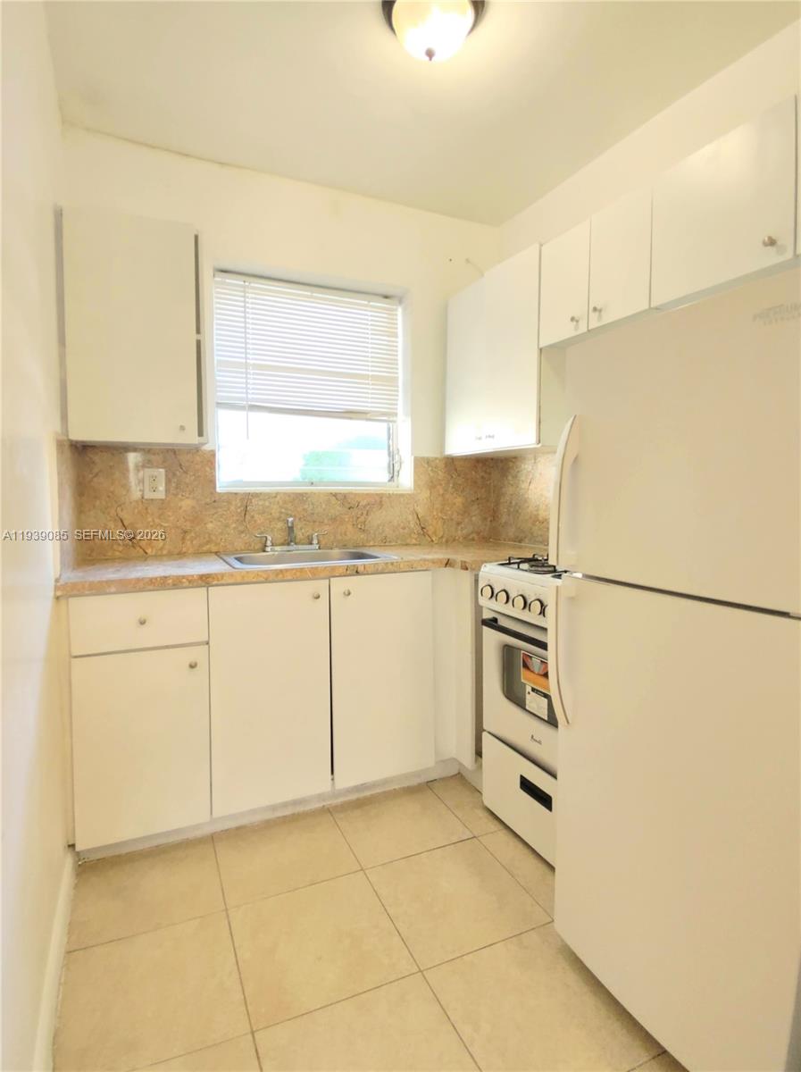 1565 SW 6th Street