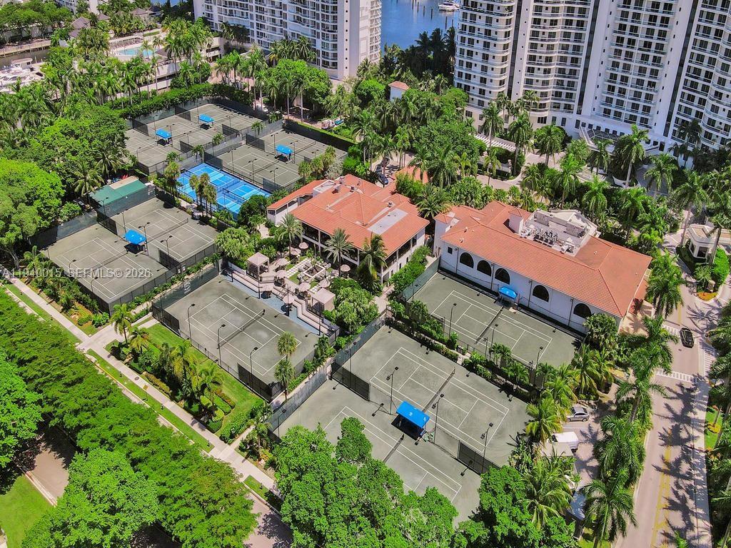 3000 Island Boulevard