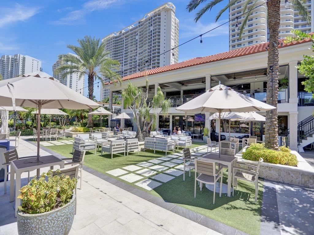 3000 Island Boulevard