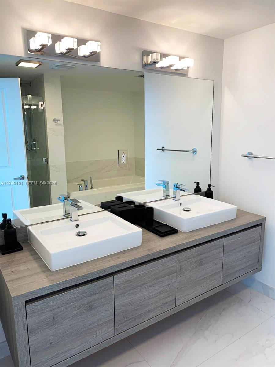 400 Sunny Isles Boulevard