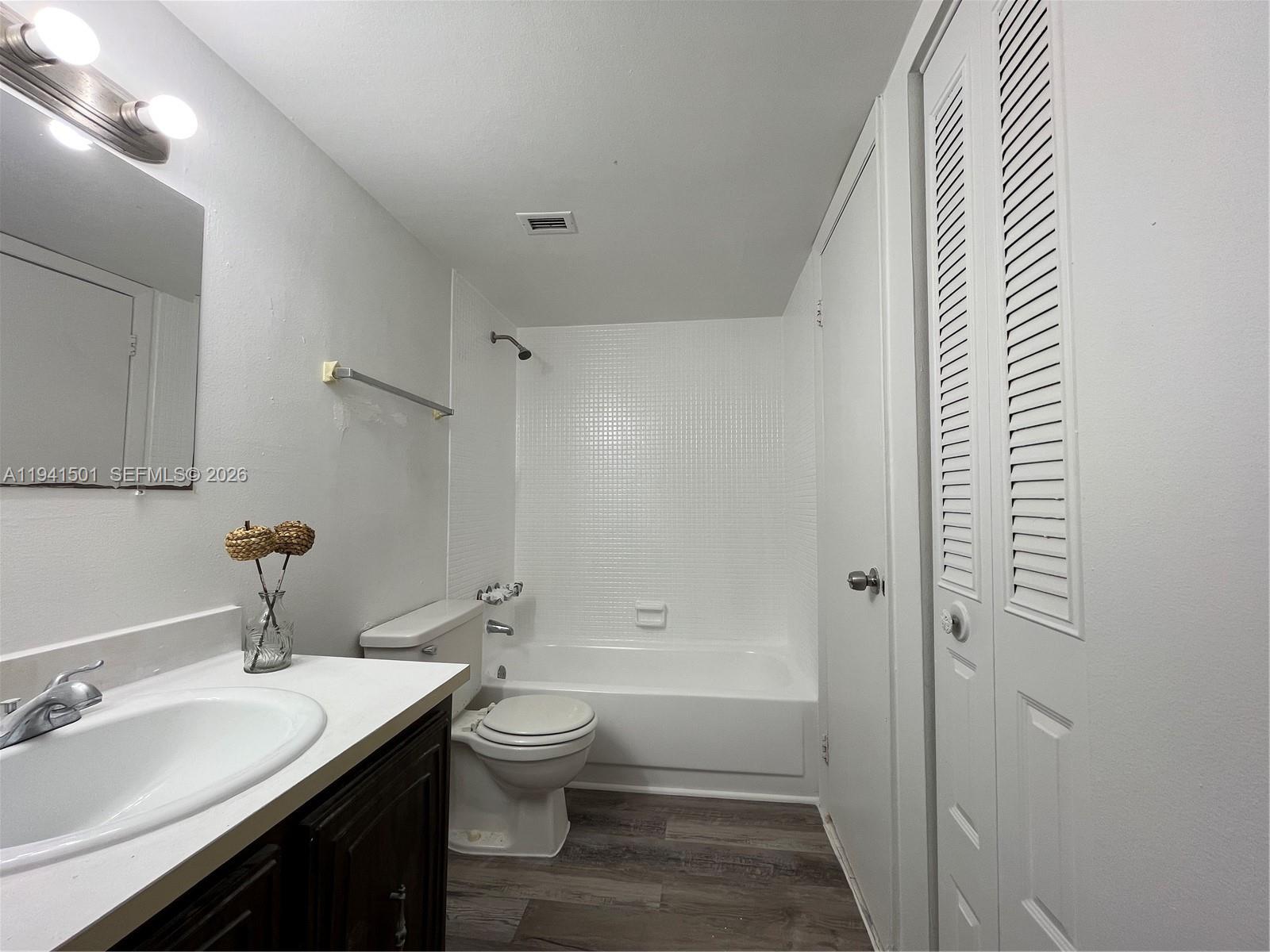 492 NW 165th St Road