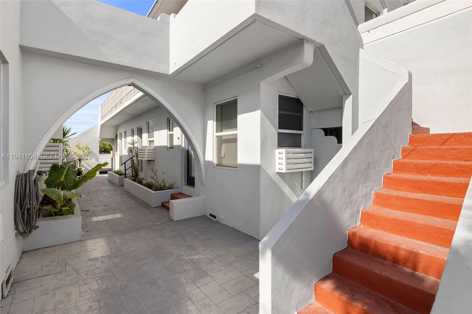 1908 N Ocean Drive