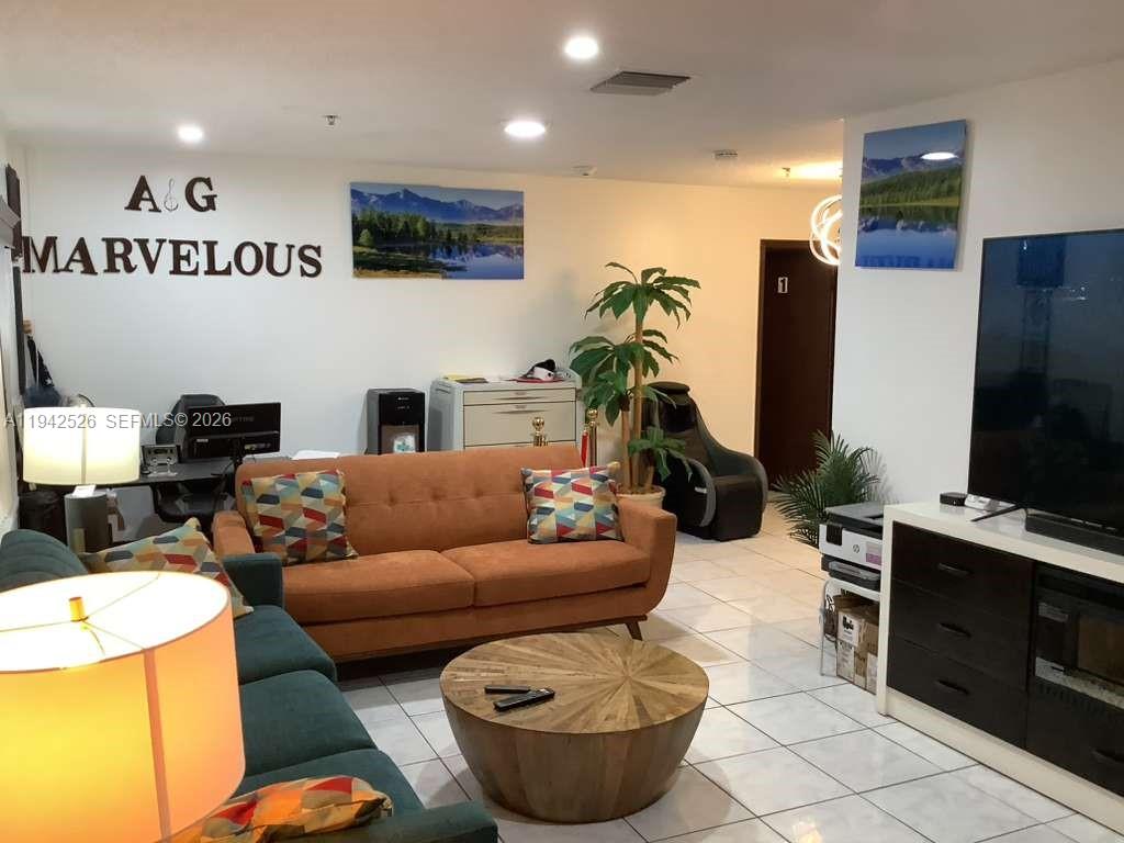 6706 Inwood