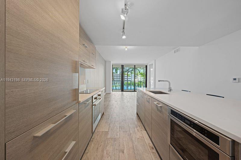 650 NE 32nd Street