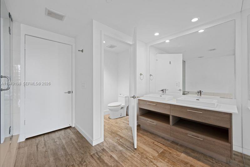 650 NE 32nd Street