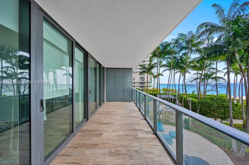 650 NE 32nd Street