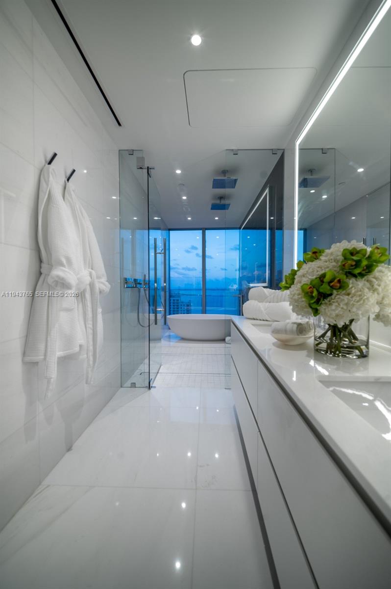 300 Biscayne Blvd Way