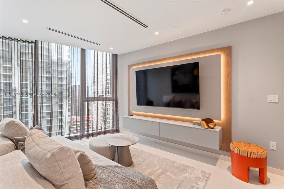 300 Biscayne Blvd Way