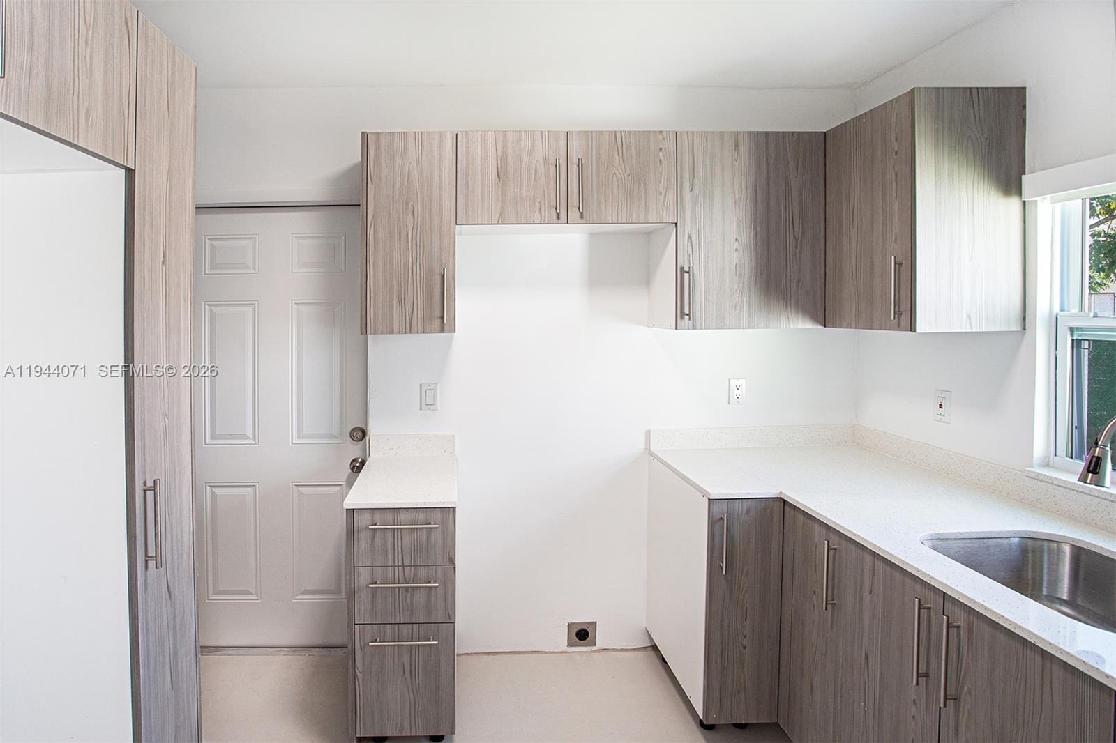 2620 SW 9th Street