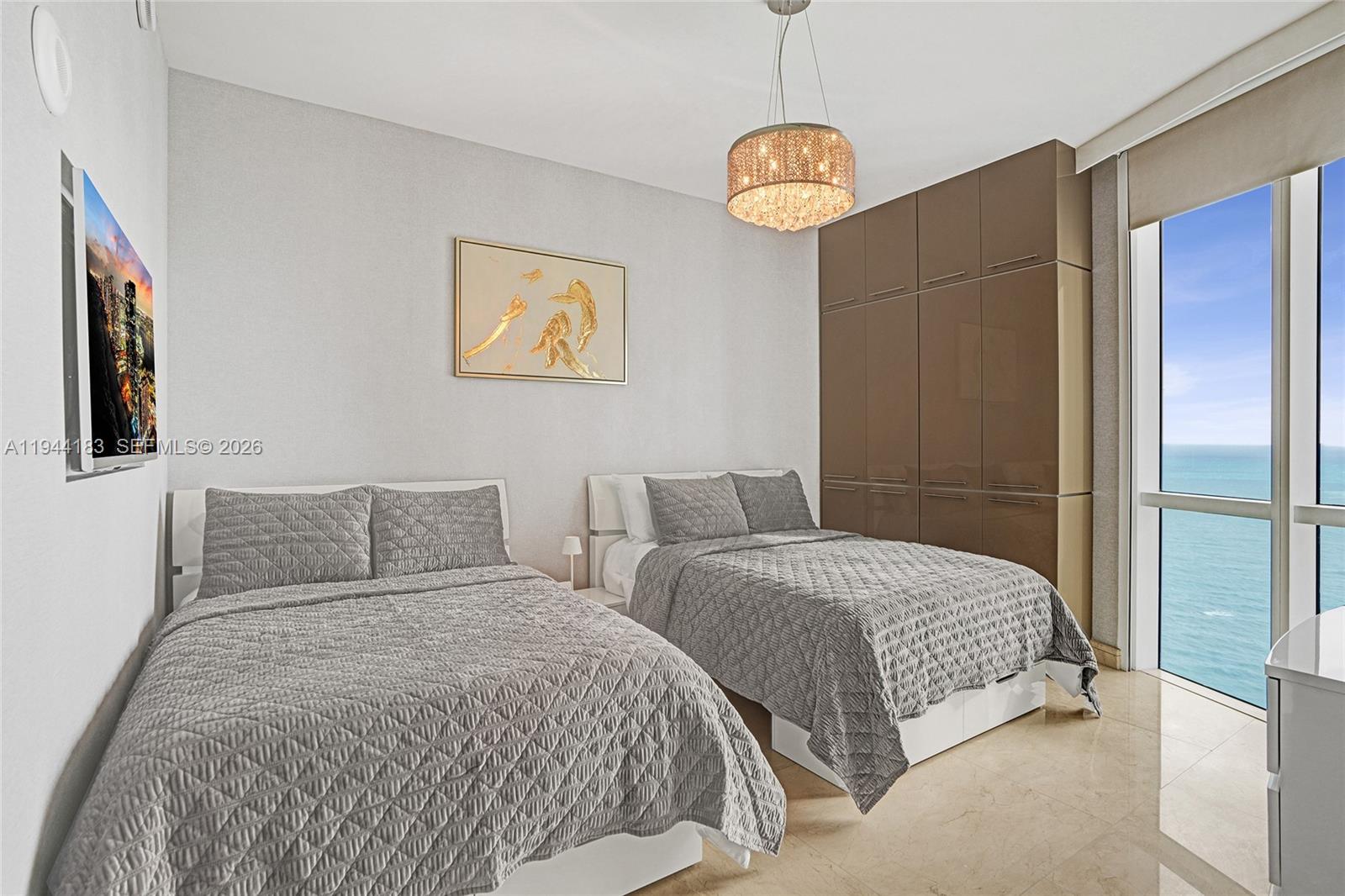 15901 Collins Avenue