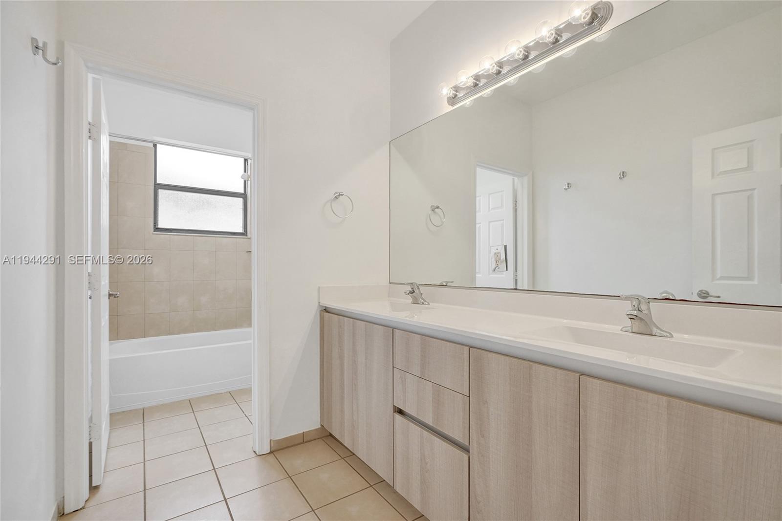 3504 W 94th Street