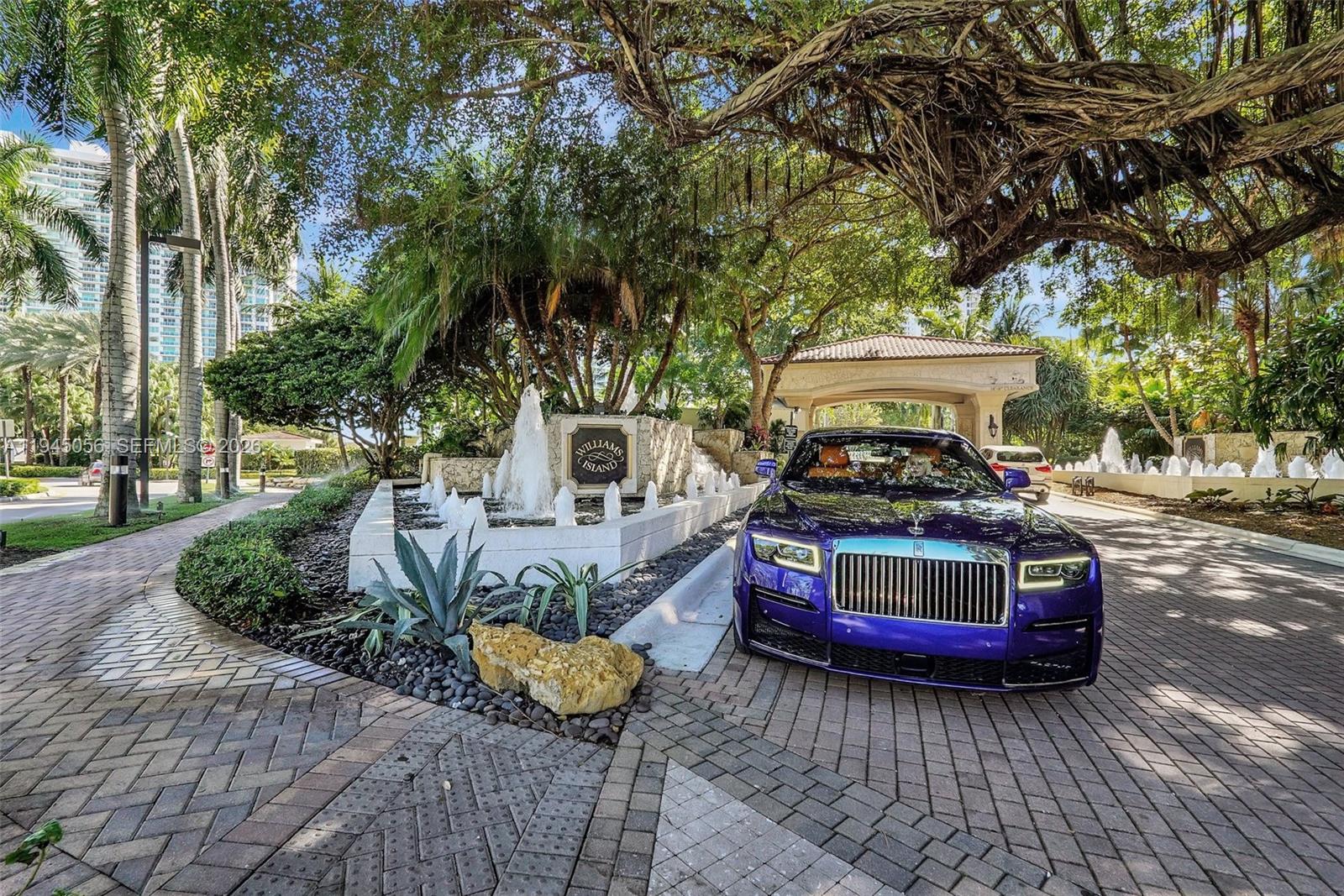 1000 Island Boulevard