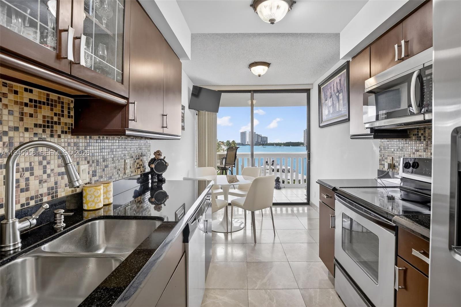 1000 Island Boulevard
