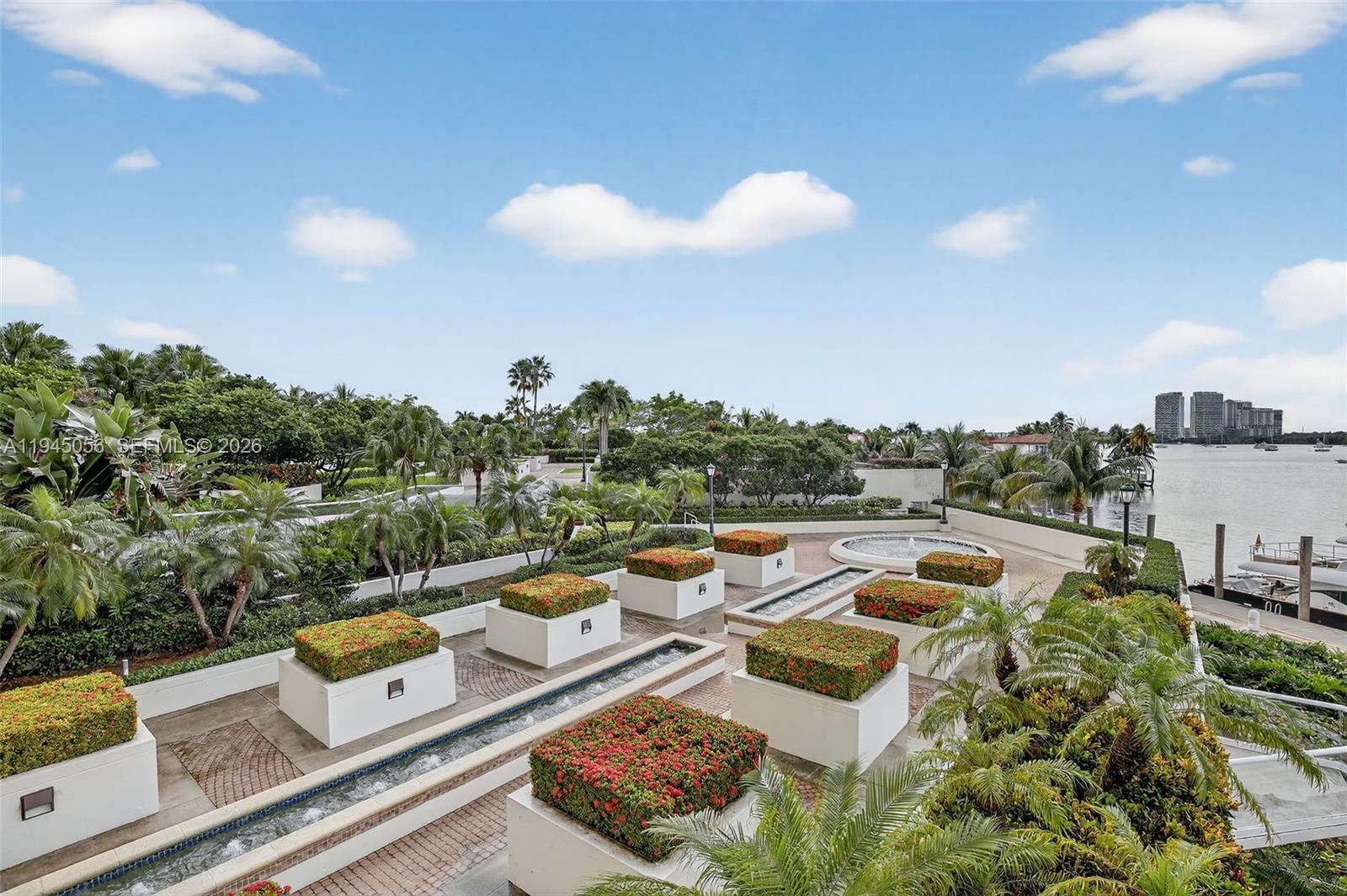 1000 Island Boulevard