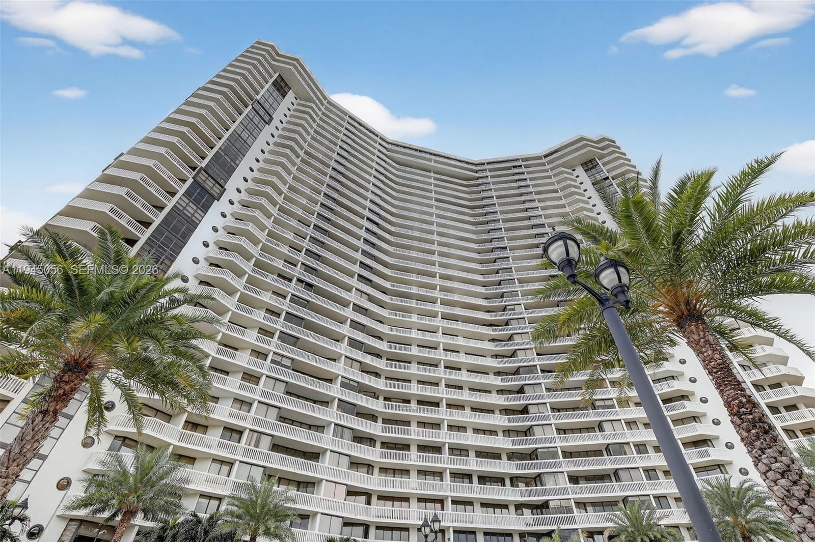 1000 Island Boulevard
