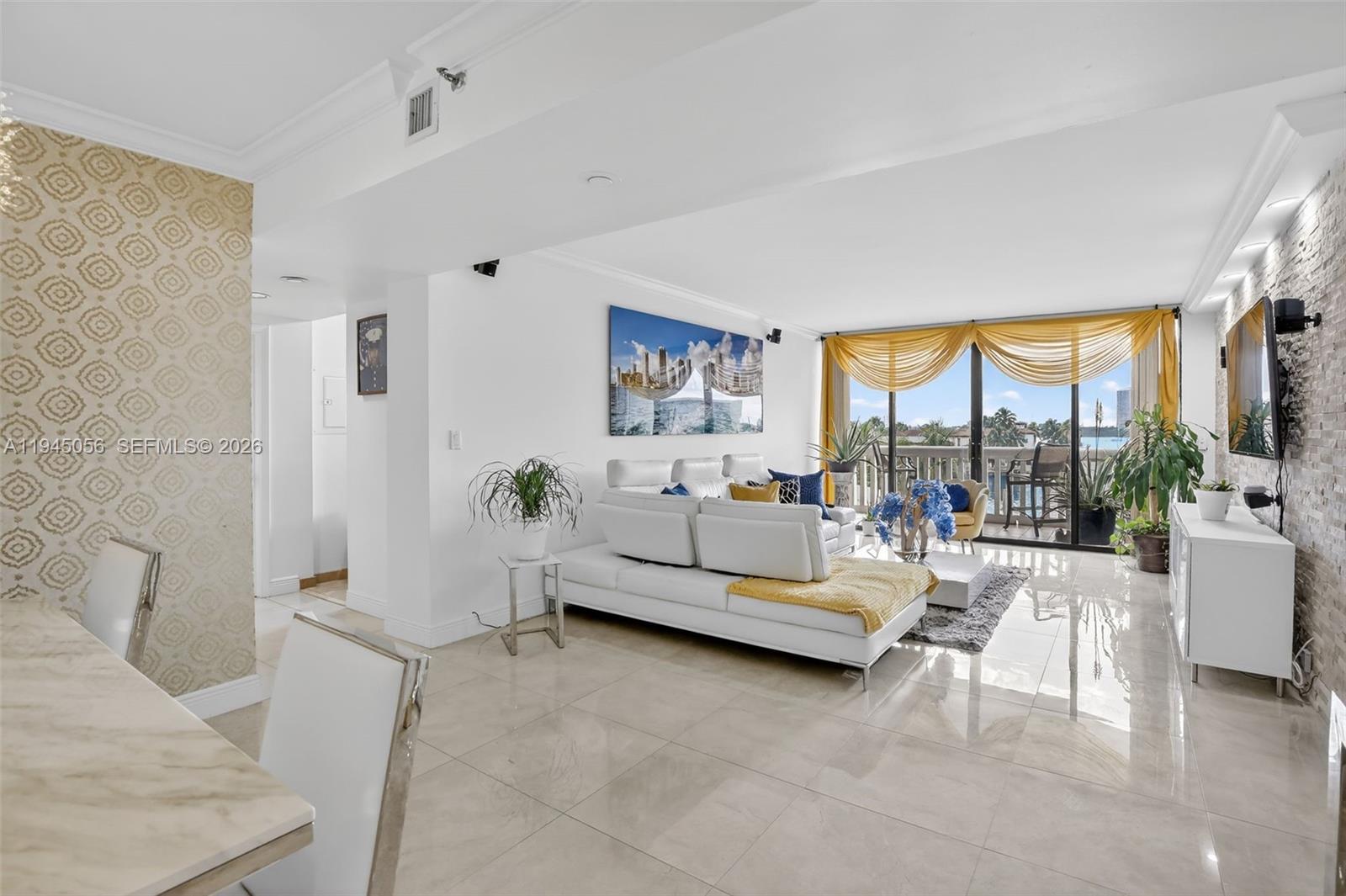 1000 Island Boulevard