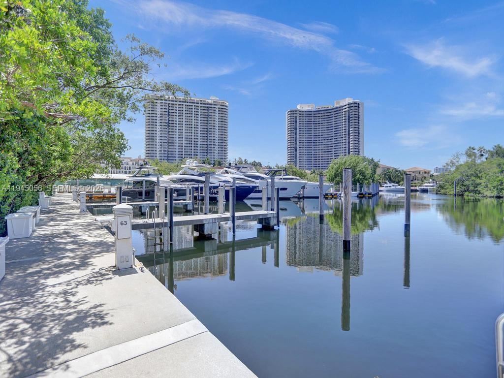 1000 Island Boulevard
