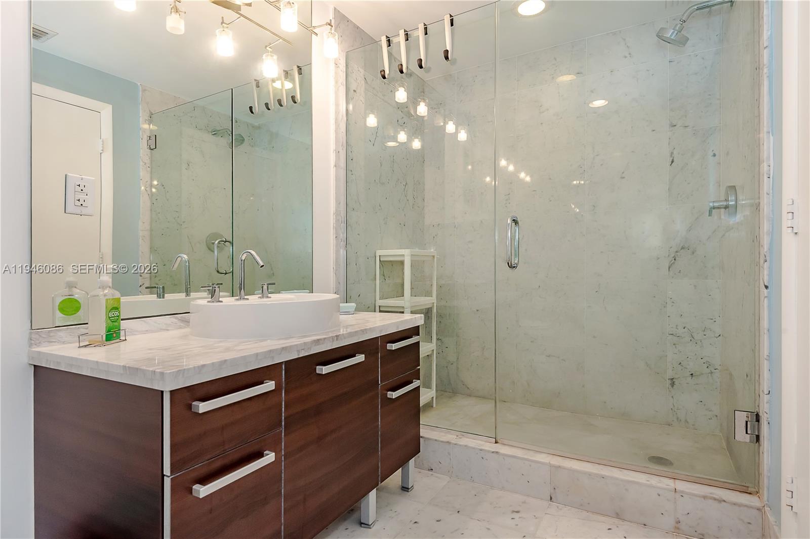 253 NE 2nd Street