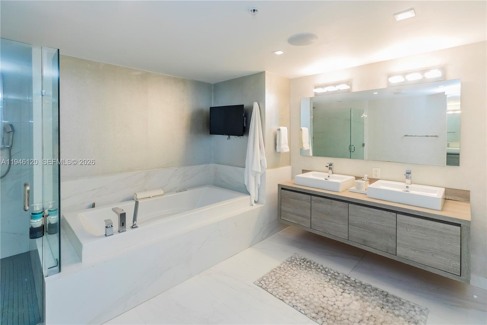 400 Sunny Isles Boulevard