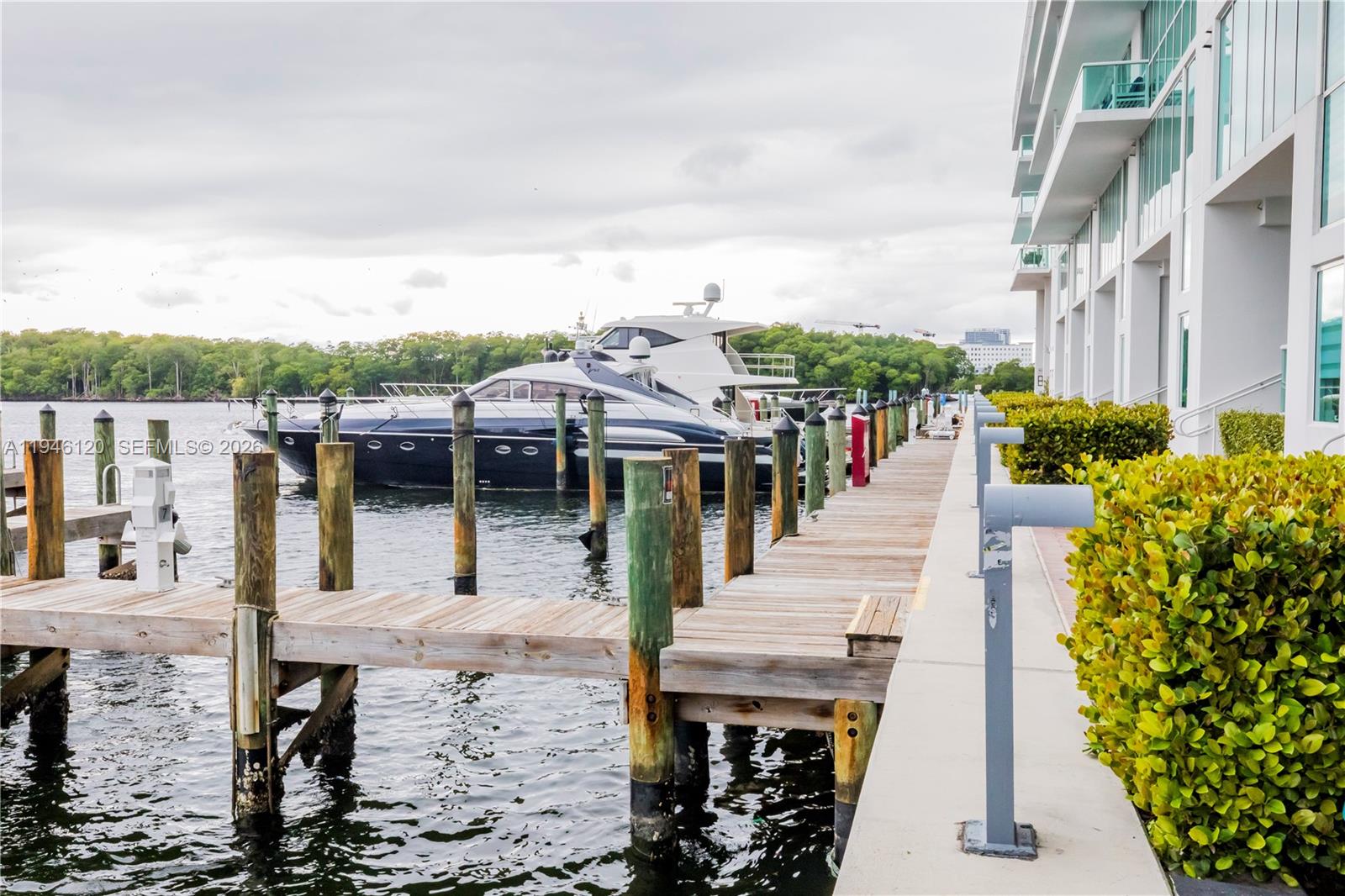 400 Sunny Isles Boulevard