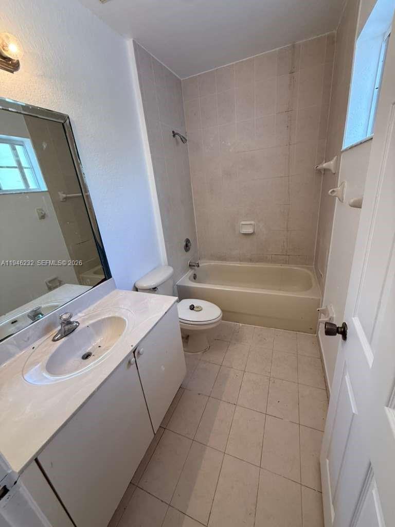 820 SW 6th Court
