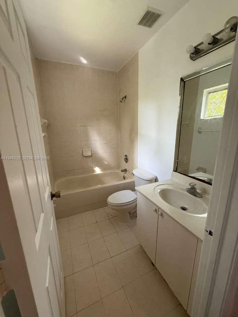 820 SW 6th Court
