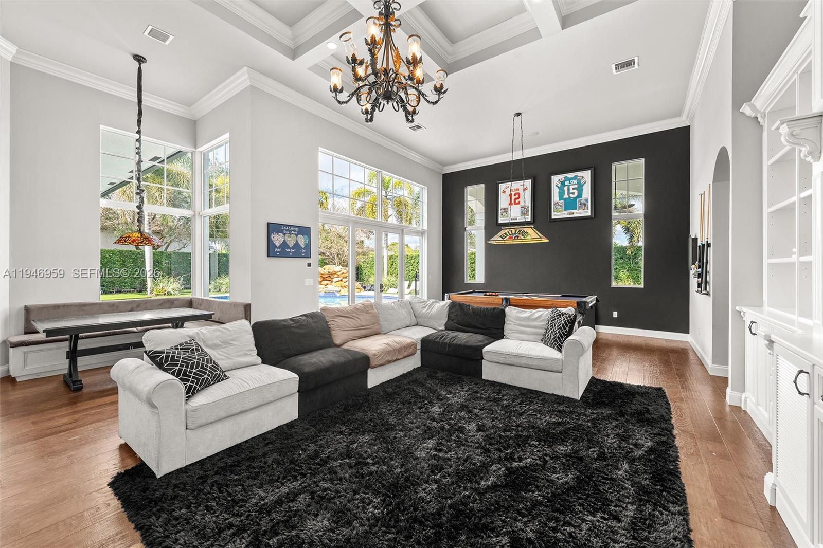 12401 N Stonebrook Circle
